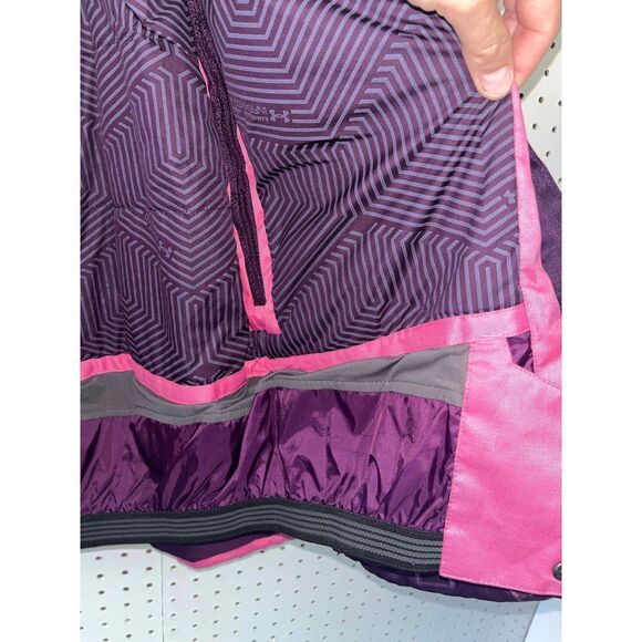 Under Armour snowboarding jacket - Picture 11 of 16